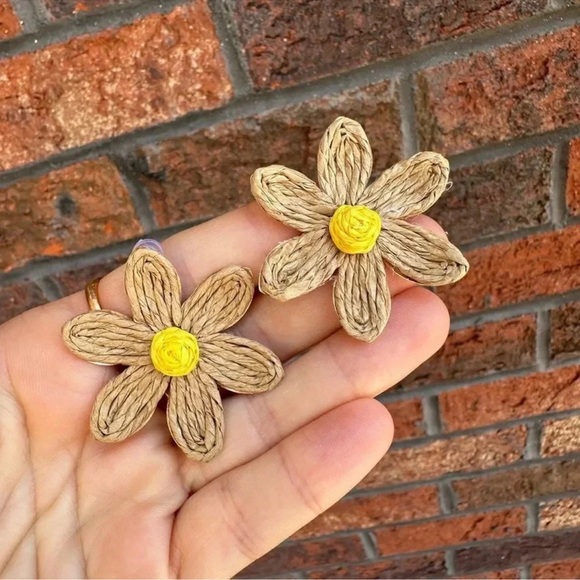 Anthropologie Bohemian Sand Sky Boho Raffia Flower Earrings - Picture 7 of 9